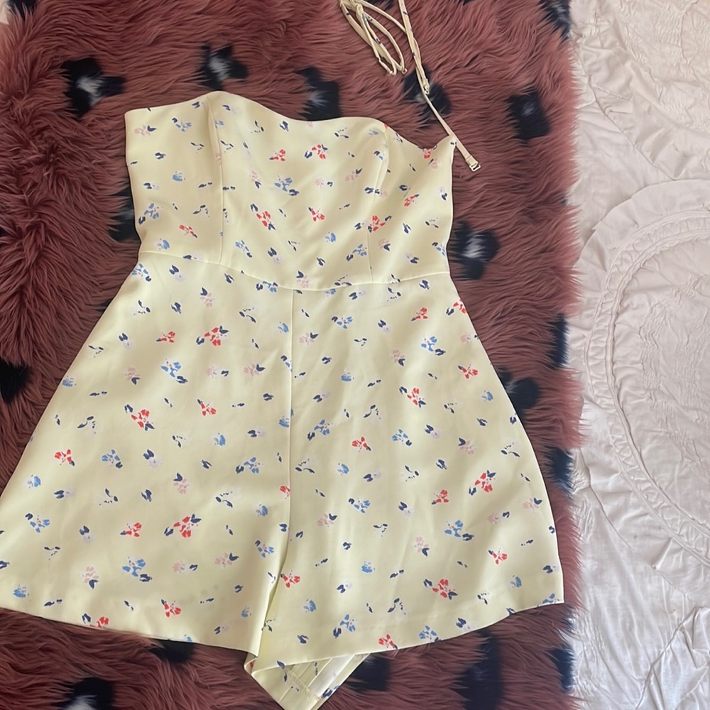 Yellow floral romper - Picture 1 of 5